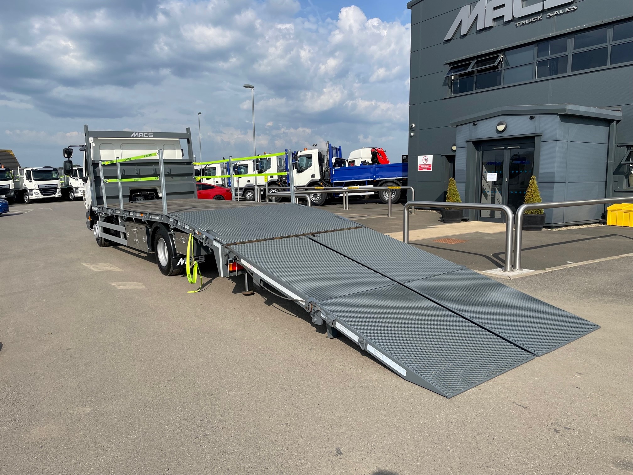 A 12 Tonne beavertail truck