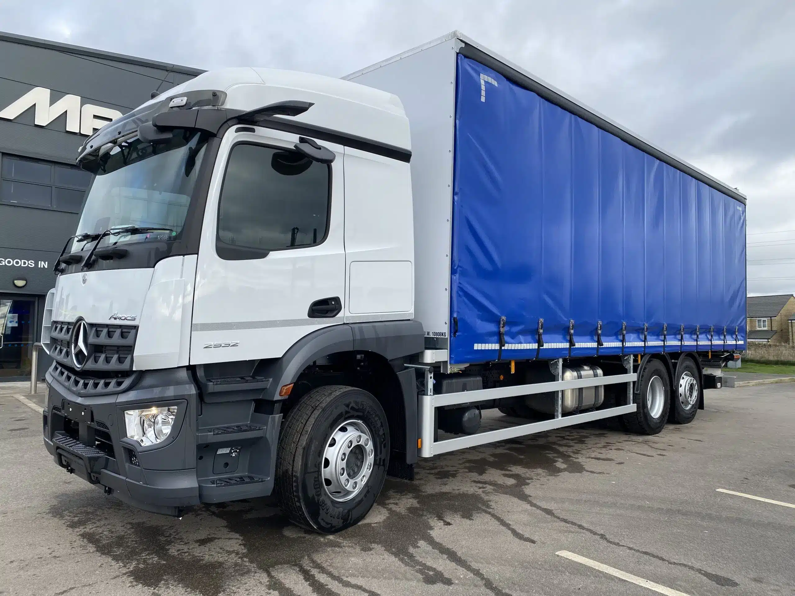 A 26T curtainsider truck ready to rent or hire