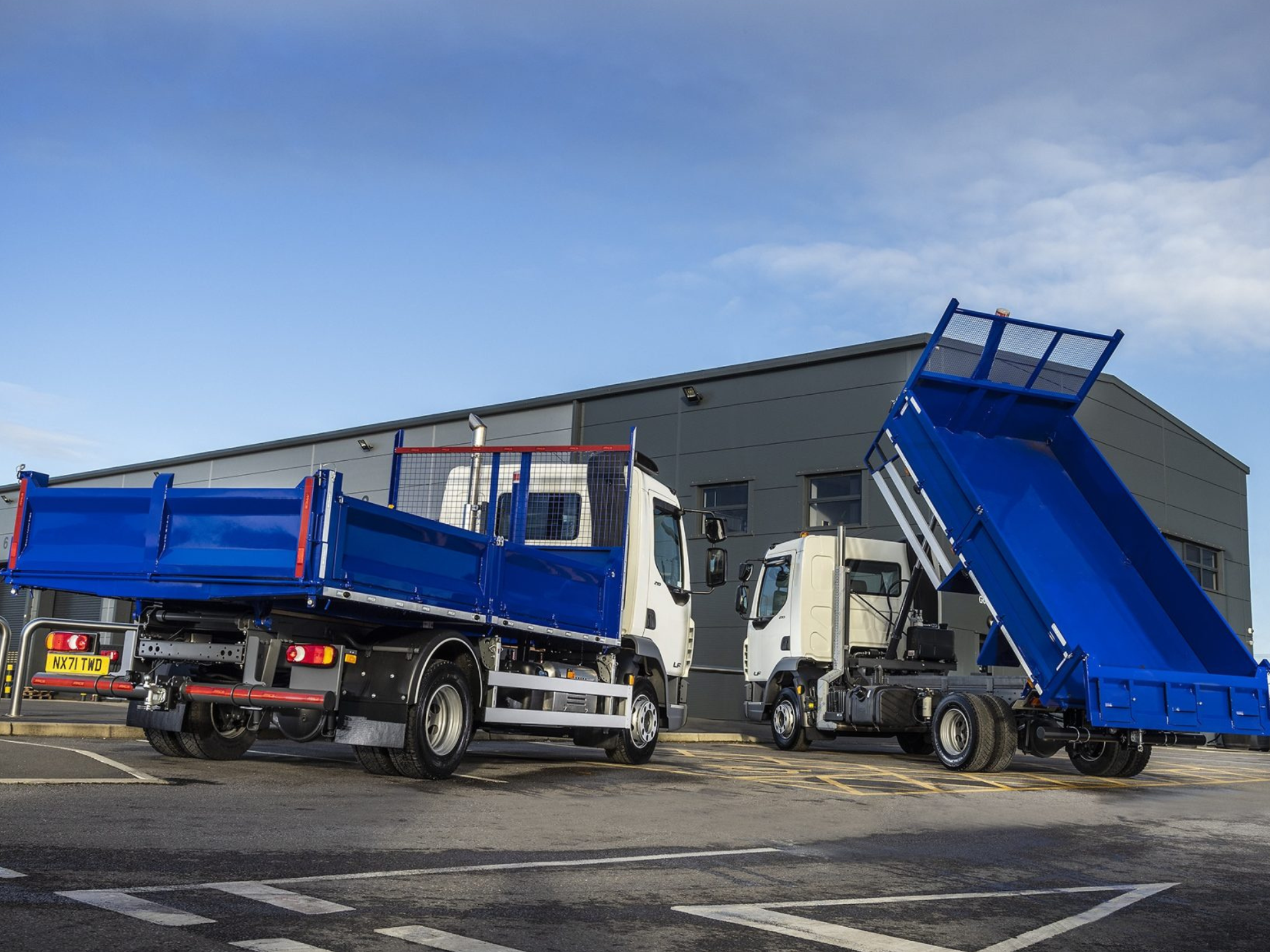 12 Tonne tipper grab trucks ready to rent and hire