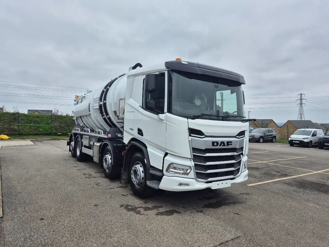 A 32 tonne whale tanker ready to rent or hire